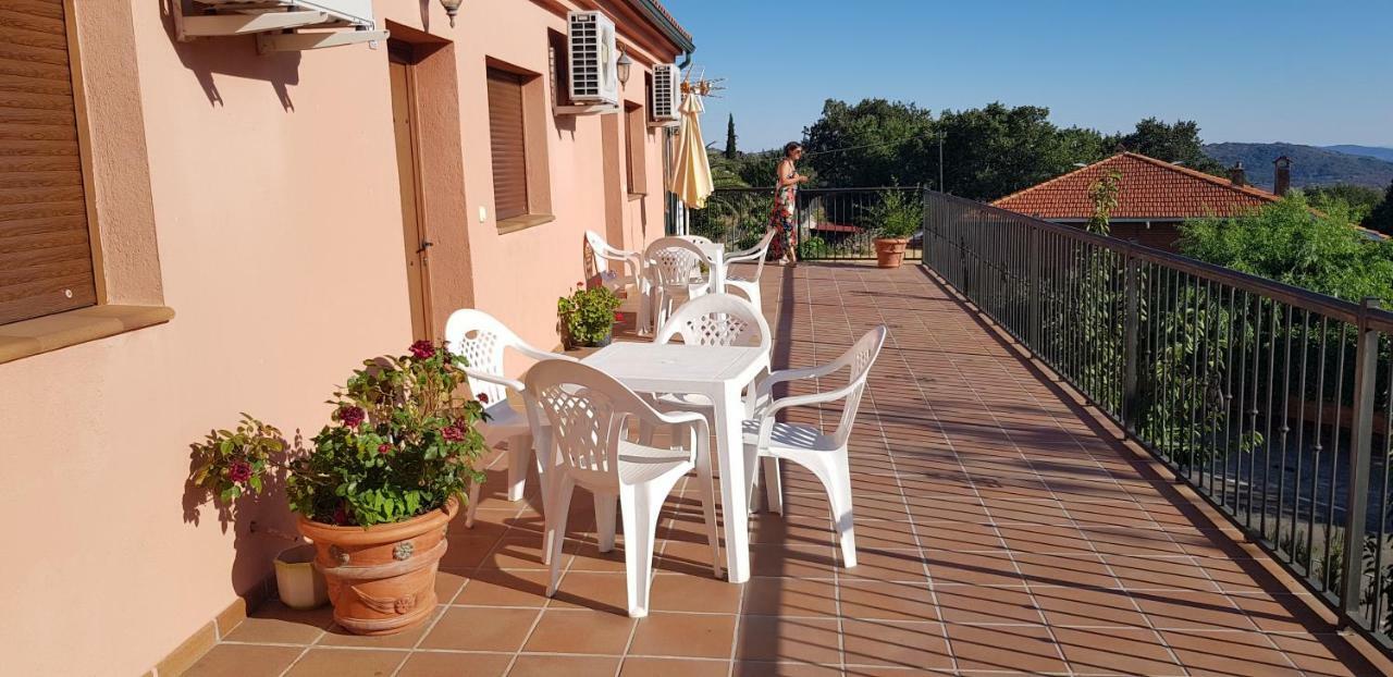 Apartamentossierradegata La Noguera Villamiel Luaran gambar